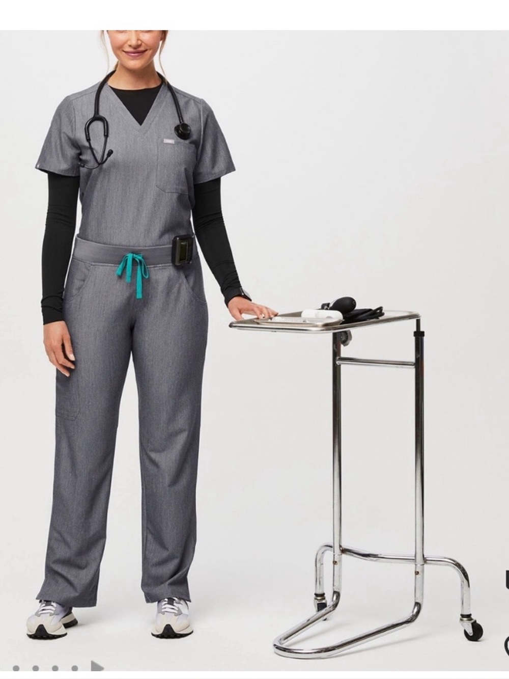 FIGS Graphite Grey Set Kade Cargo Scrub Pants and Catrina  Scrub Top Size L